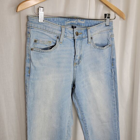 Universal Thread Light Wash Cropped Jeans, 0/25 - Picture 2 of 8